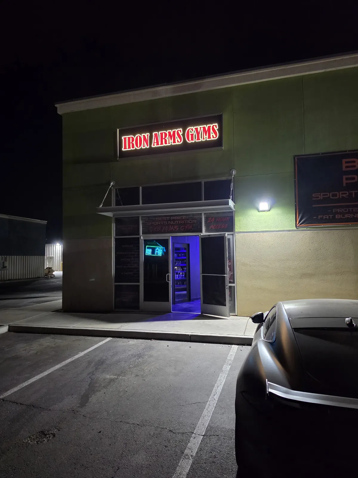 Front exterior of Iron Arms Gym in Bakersfield, California